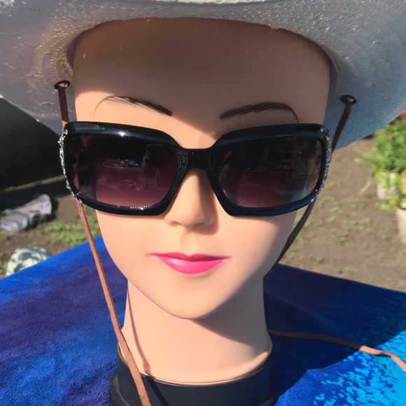 Bling Sunglasses with guns and stones - Picture 5 of 7